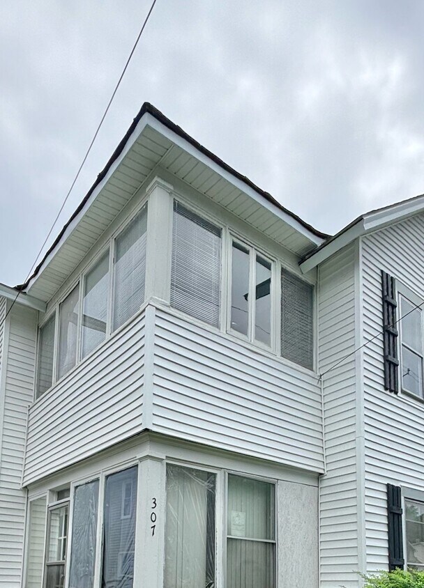 Primary Photo - 307 South Ave