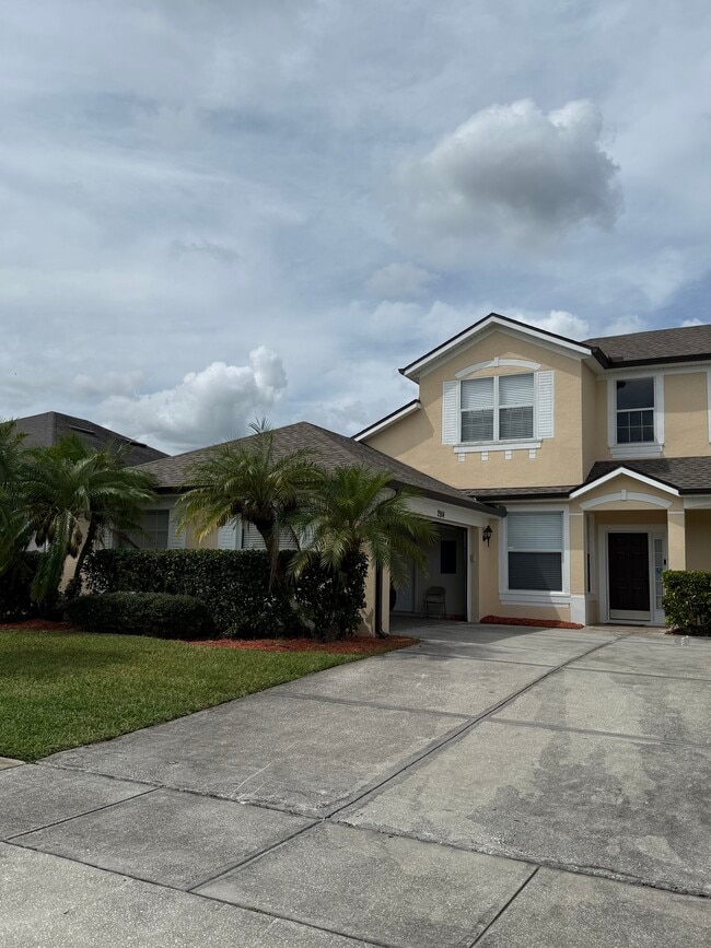 Building Photo - 2914 River Birch Dr