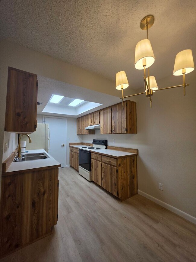 Building Photo - 2 Bedroom 1 Bath In Ormond Beach