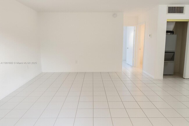 Building Photo - 1475 NE 125th Terrace