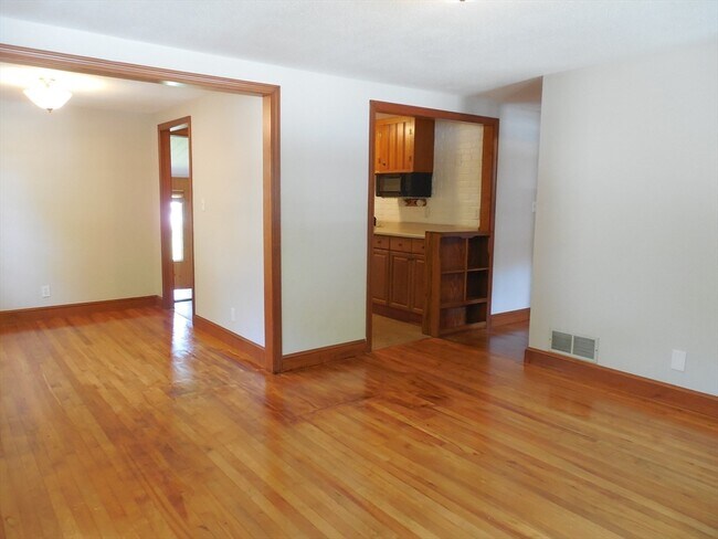 Building Photo - 1701 Trapelo Rd