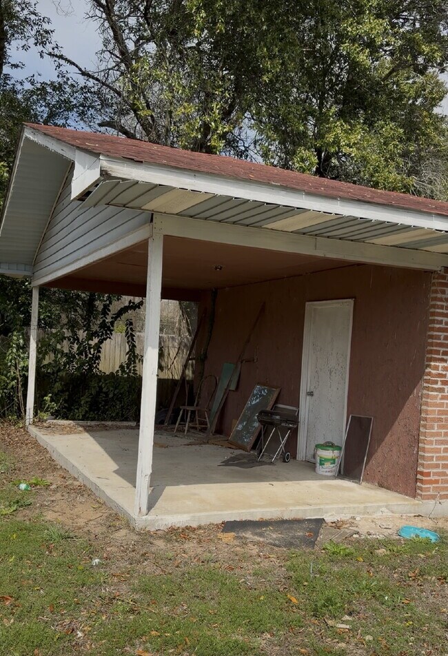 Foto del edificio - Handyman Special – Land + Home (Rent-to-Own)
