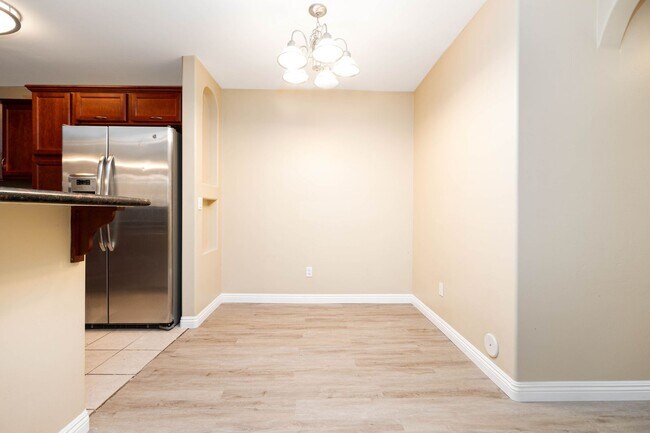 Foto del edificio - Upgraded Clairemont Condo!