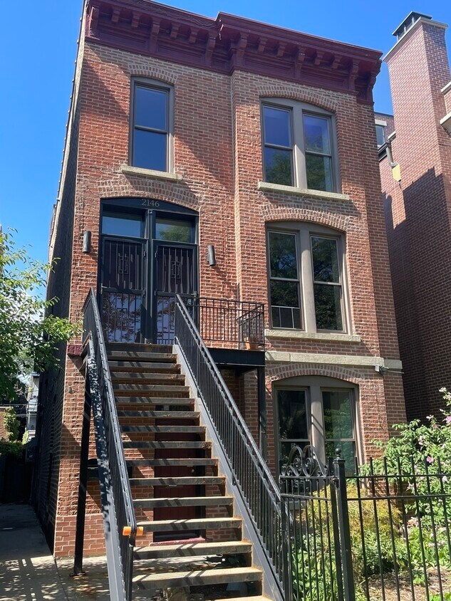 Primary Photo - 2146 N Magnolia Ave
