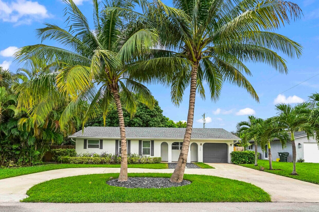 Foto principal - 268 NW 12th St