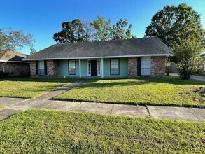 Building Photo - 15016 Lynbrook Dr