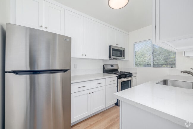 Interior Photo - Sunset West