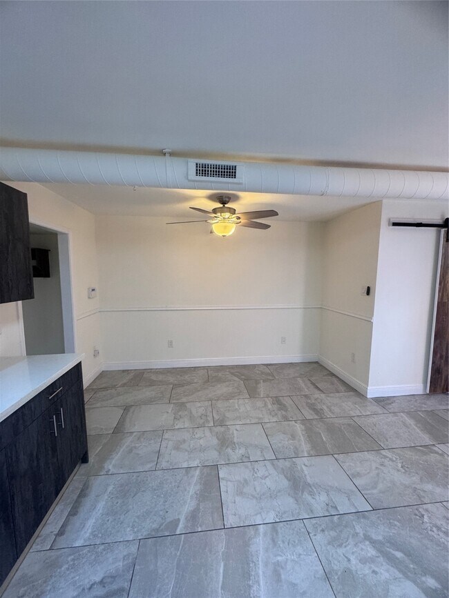 Foto del edificio - 4512 Dickson St