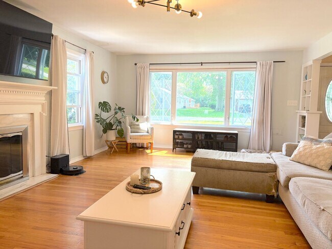 Foto del edificio - Charming 3BR House in Boardman