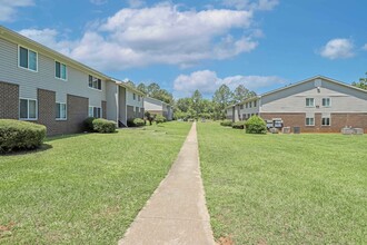 Building Photo - 1103 E Church St