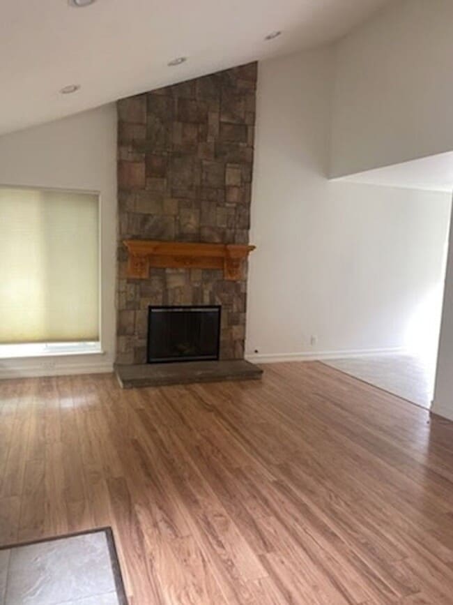 Building Photo - SFR for Rent close to the Beach