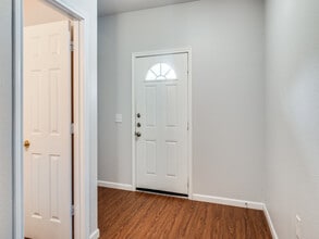 Building Photo - 751 Pipeline Ct
