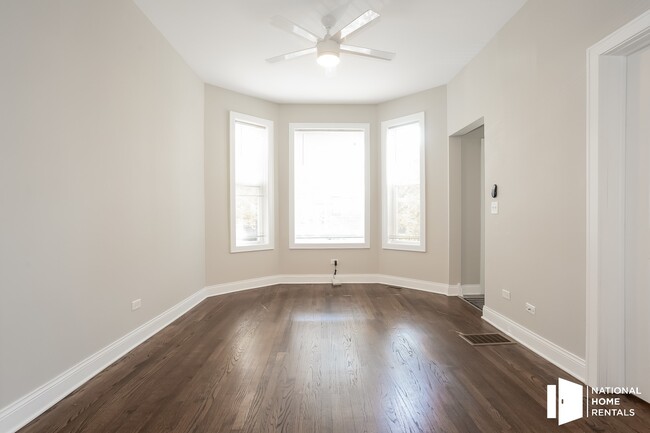 Building Photo - 2835 N Albany Ave