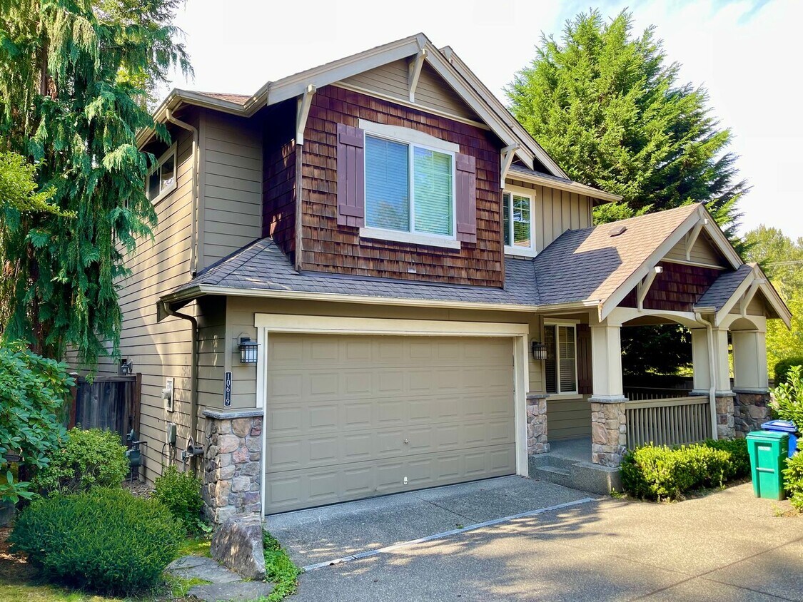 Primary Photo - Great House for Rent