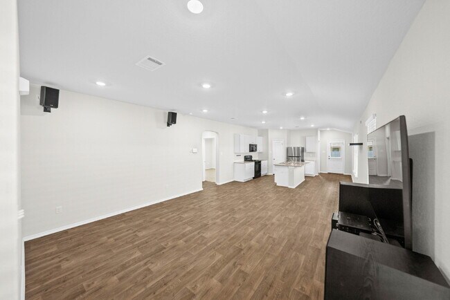 Foto del edificio - 3 Bedroom Rental in Convenient West San An...