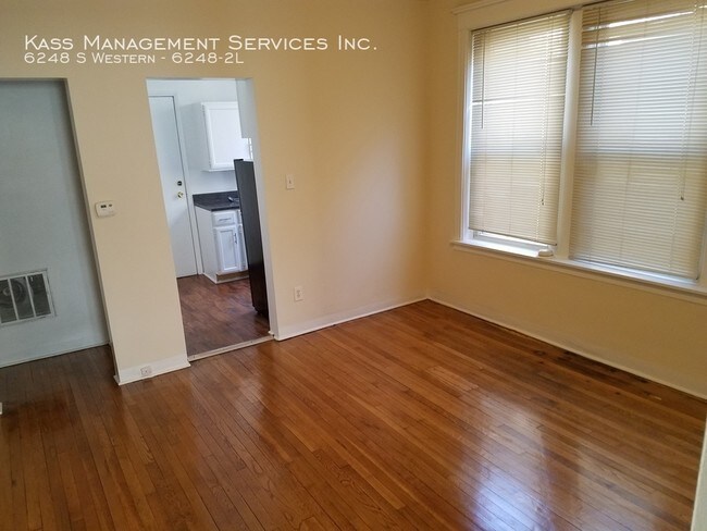 Foto del edificio - 6248 S Western Ave