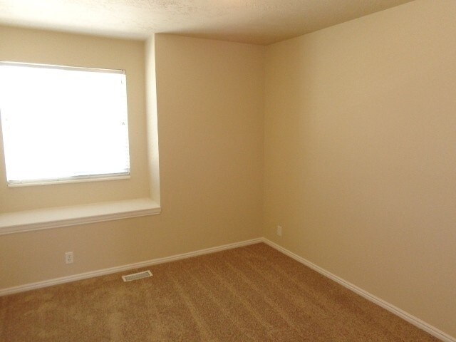 Building Photo - 338 E 910 N