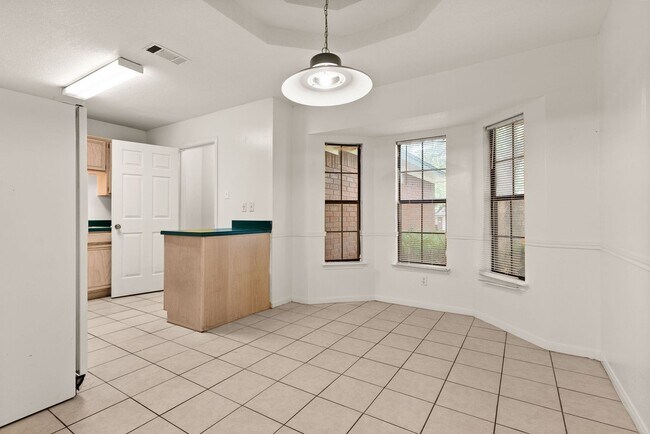 Foto del edificio - 4707 Browning Dr