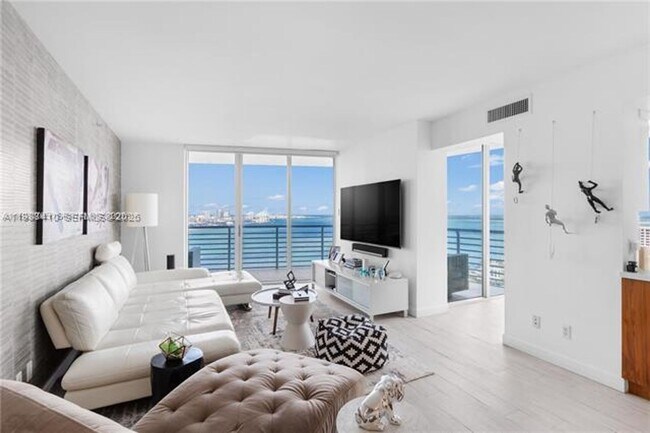Photo - 335 S Biscayne Blvd Apartment