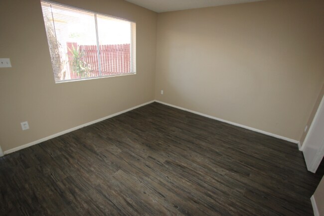 Foto del edificio - 9230 N 6th St