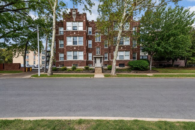 Building Photo - 6409 Enright