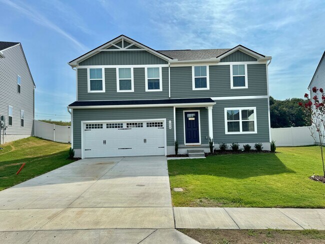 Building Photo - 4 Bedroom, 2.5 Bath Home w/ Office and 2 C...