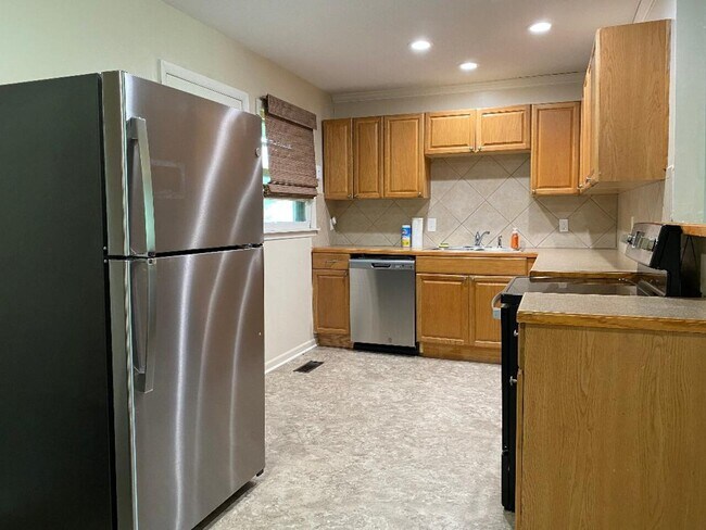 Foto del edificio - 2030 College Heights Rd