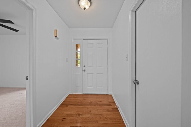 Foto del edificio - Private Dock Waterfront! Beautiful 3BR/2BA Gem in Fairfield Harbour!