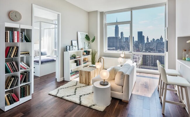 Building Photo - 532 W 28th St