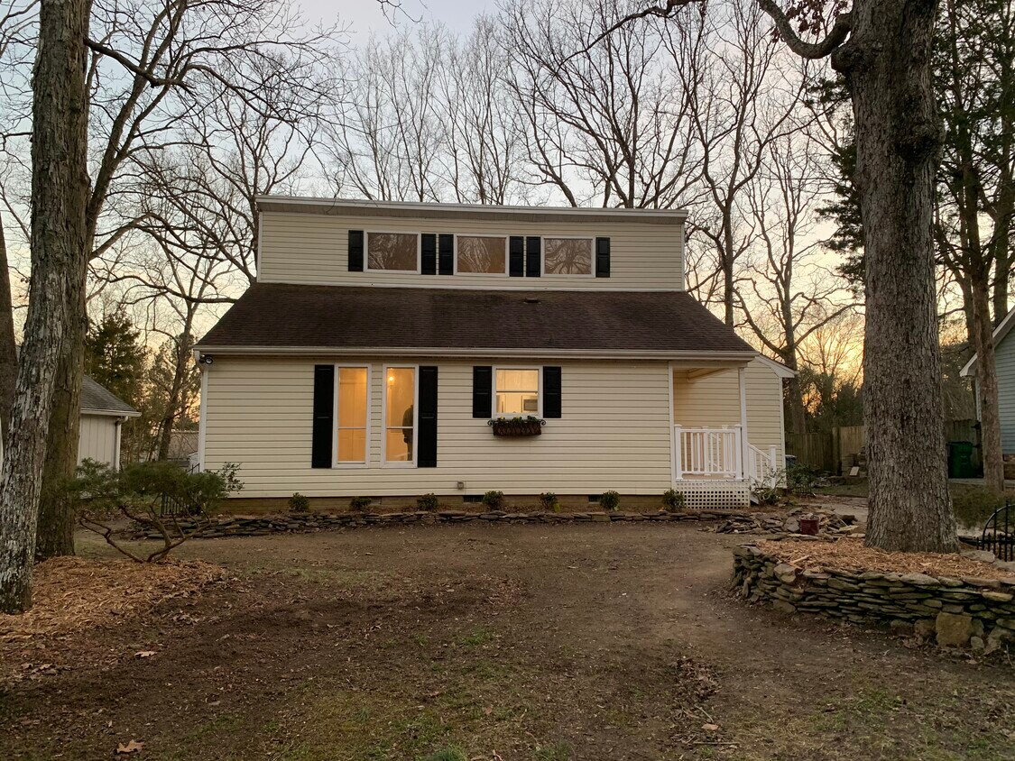 Primary Photo - 11112-11115 5 Cedars Rd