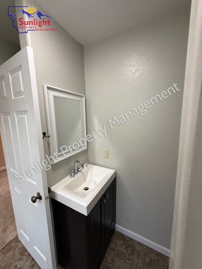 Foto del edificio - 305 N 5th Ave