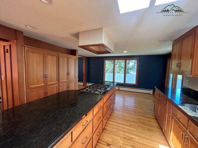 Foto del edificio - 320 Sunset Dr