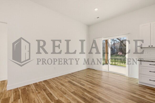 Foto del edificio - 713 Elmwood St