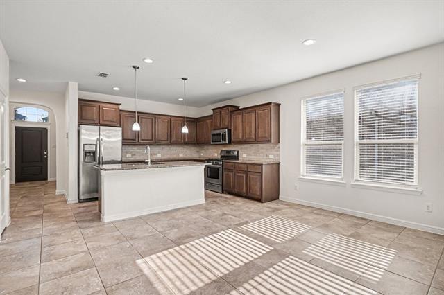 Building Photo - 729 Rebecca Ln