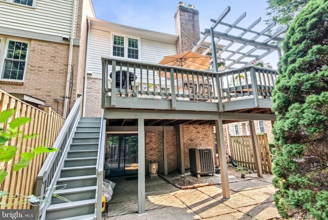 Foto del edificio - 9620 Hillock Ct