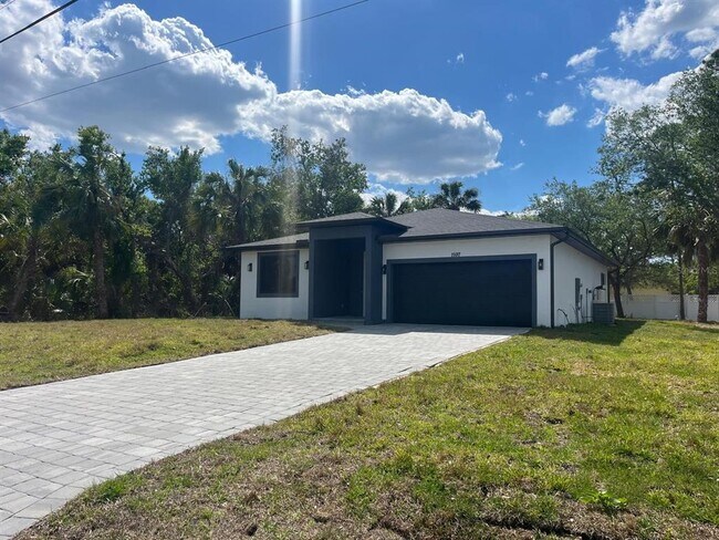 Foto del edificio - 1597 Kerman St