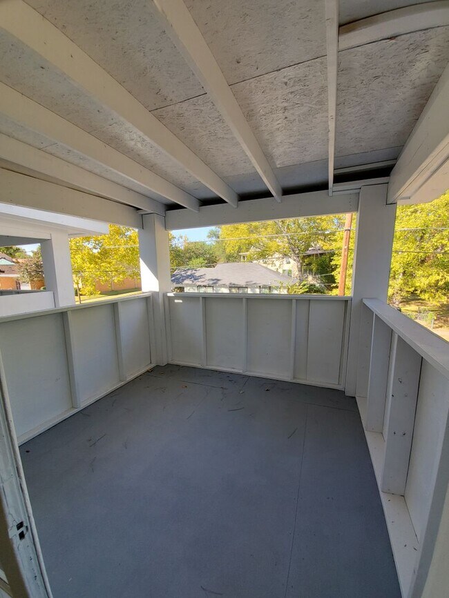Building Photo - 525 Wichita St- HISTORICAL HIGHLAND APARTM...