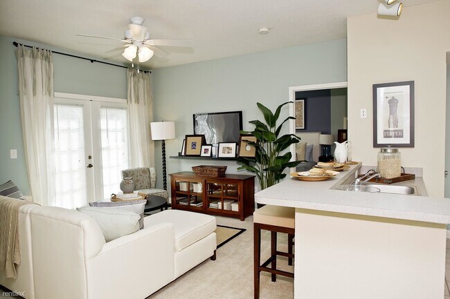 Building Photo - 3761 Pine Ridge Blvd