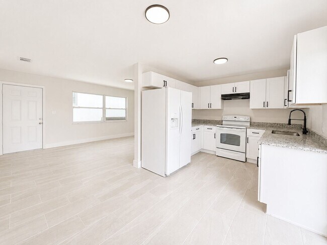 Building Photo - 5422/5424 Ninth Ave