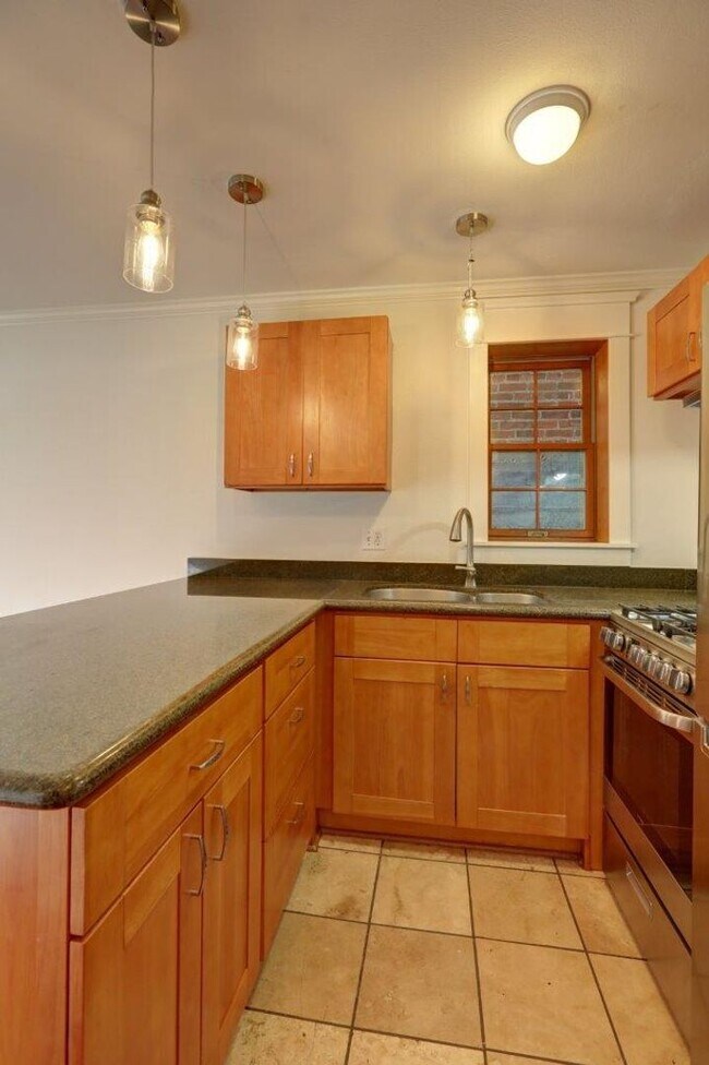 Foto del edificio - 215 17th Ave E