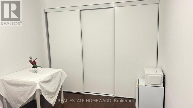 Photo du bâtiment - 1226 Leslie Dr