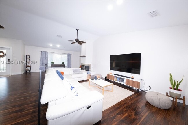 Foto del edificio - 13331 NW 10th St