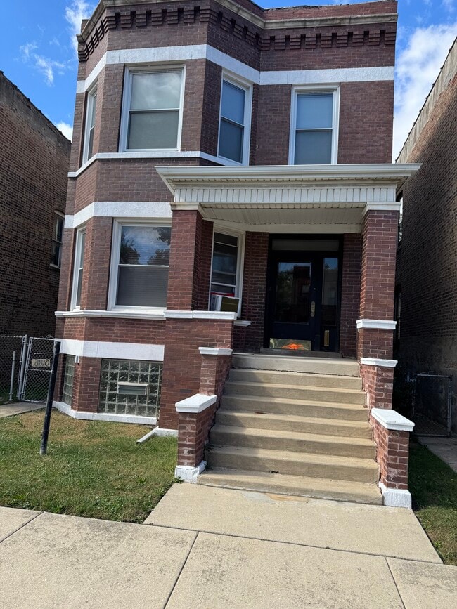 Building Photo - 6810 S Calumet Ave