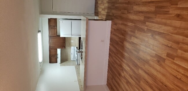 Building Photo - 2501 Riverside Dr