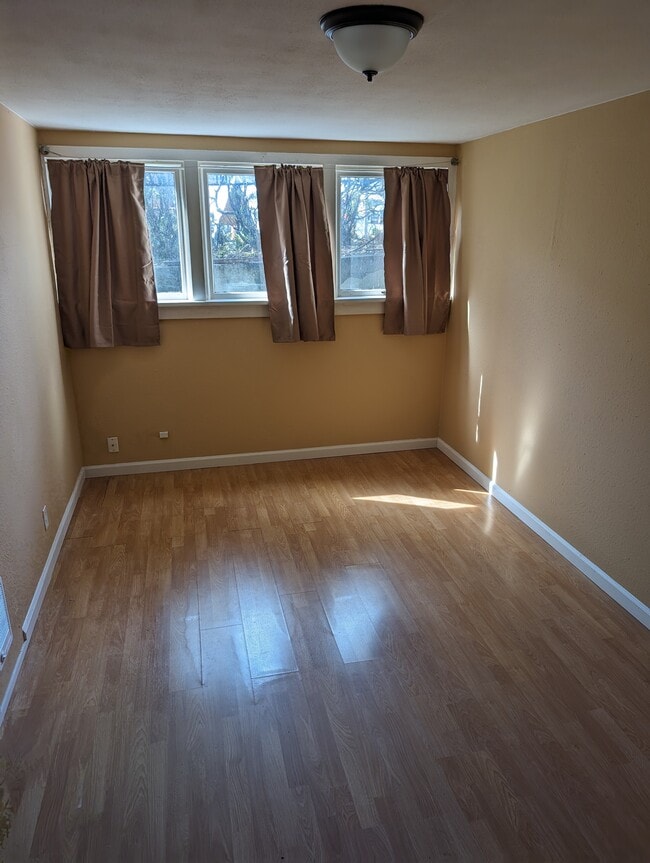 dormitorio - 3536 Interlake Ave N