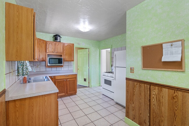 Building Photo - 540 8th St