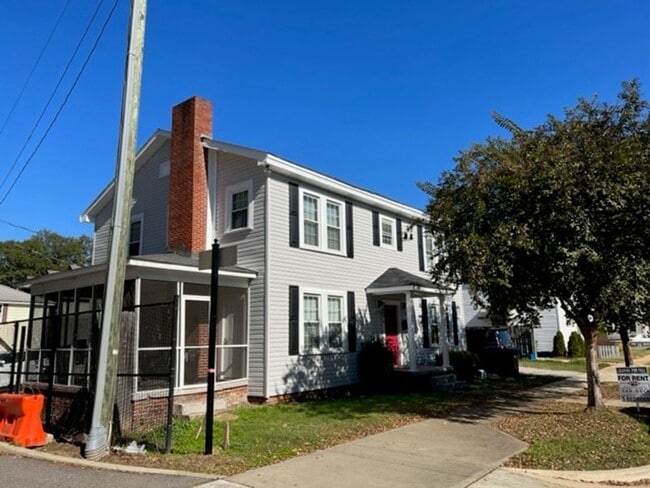 Building Photo - 804 12th St