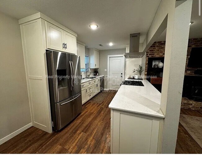 Foto del edificio - 1739 Creek Ct