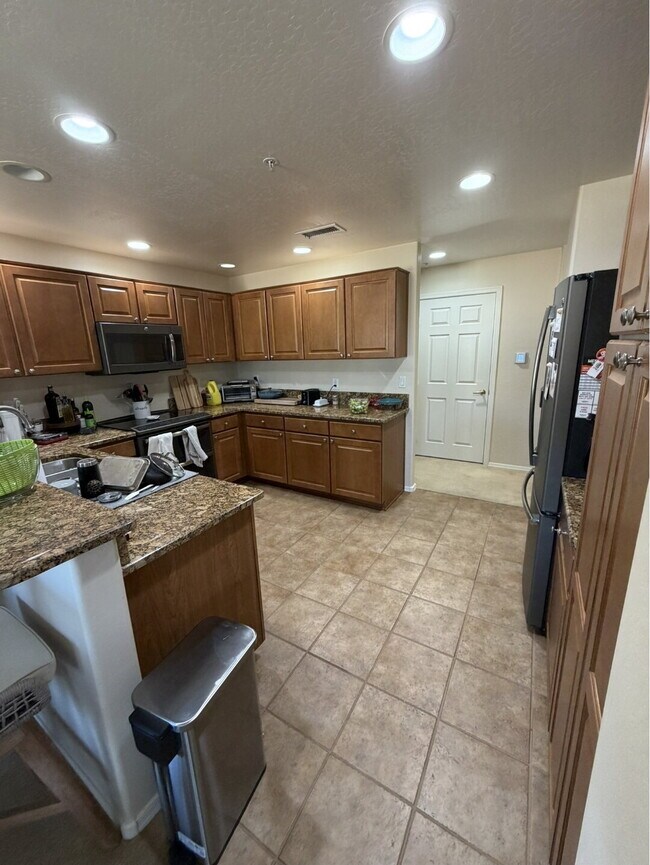 Foto del edificio - Sophisticated Comfort -- Fully Furnished Grayhawk Townhome