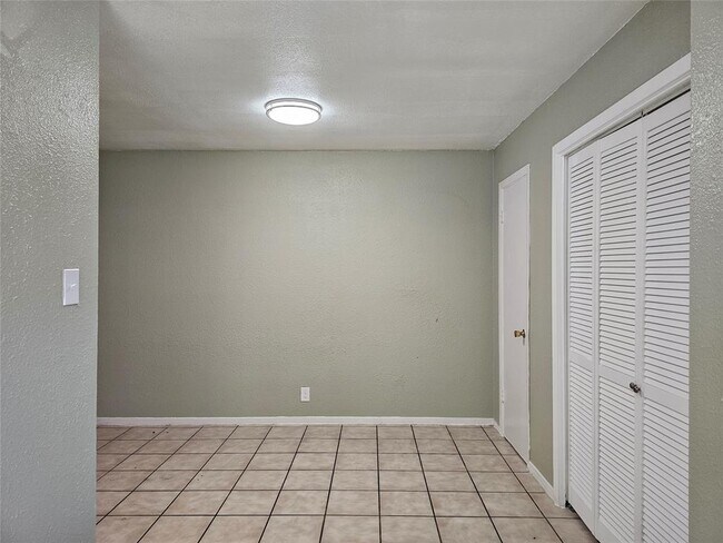 Foto del edificio - 1305 Bonnie Brae St